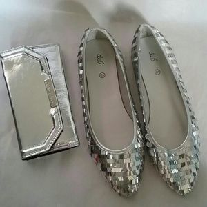 Silver Sparkle Pointed Toe Flats by Deb Size 10